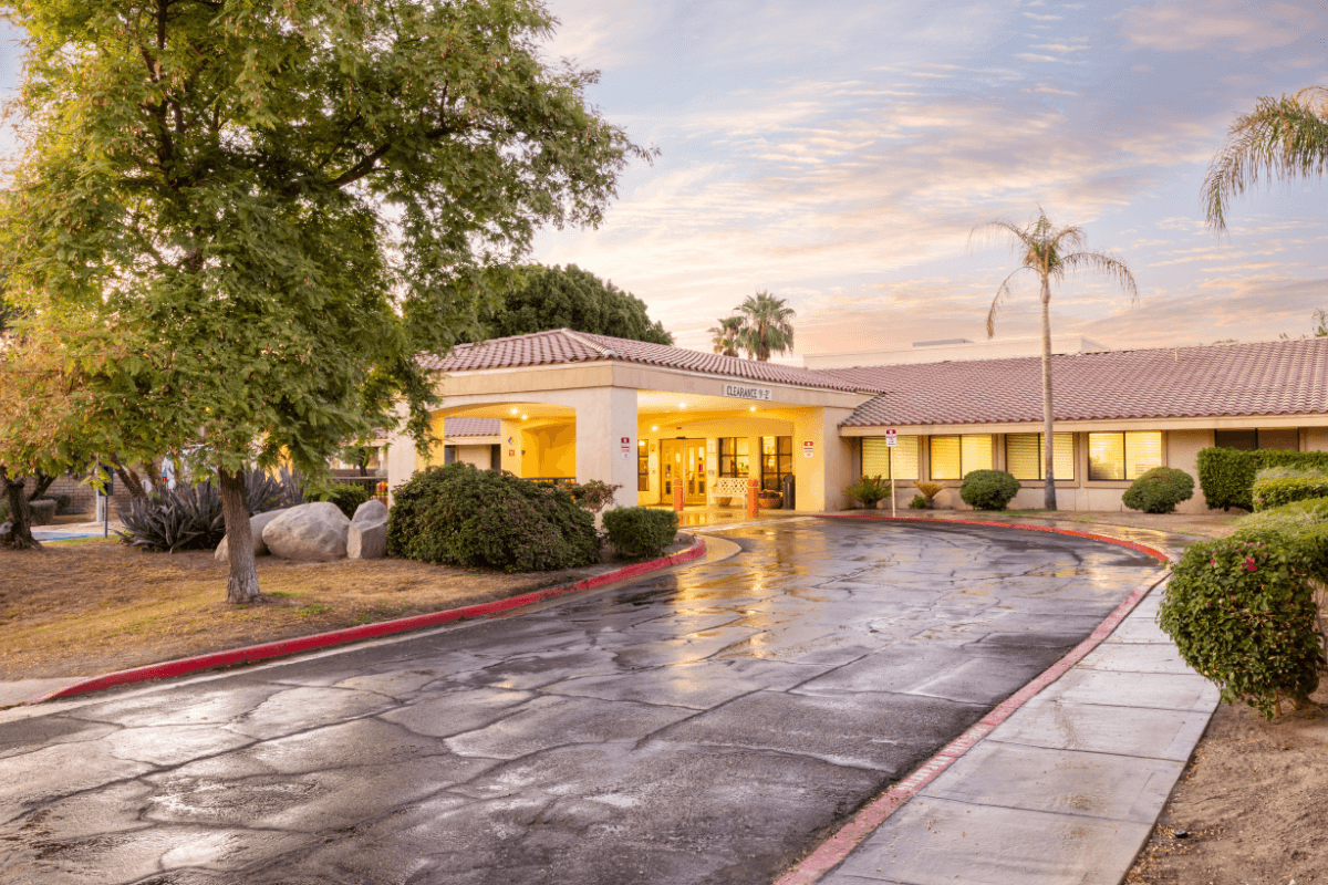 Willow Springs Healthcare Center front view